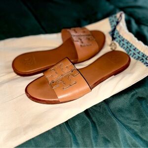 Tory Burch Double T Slide Sandals – Tan Leather – Size 7.5